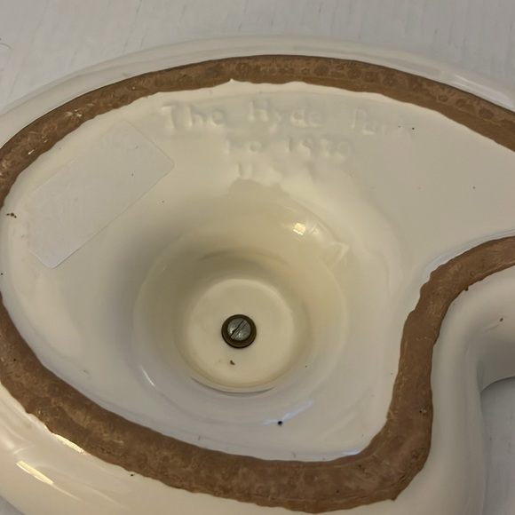 Hyde Park 1970 large “A” ashtray green & gold 10”X8” - Picture 4 of 10